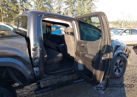 2018 Toyota Tacoma Trd Sport z USA, uszkodzony, nr VIN 3TMCZ5AN0JM151526